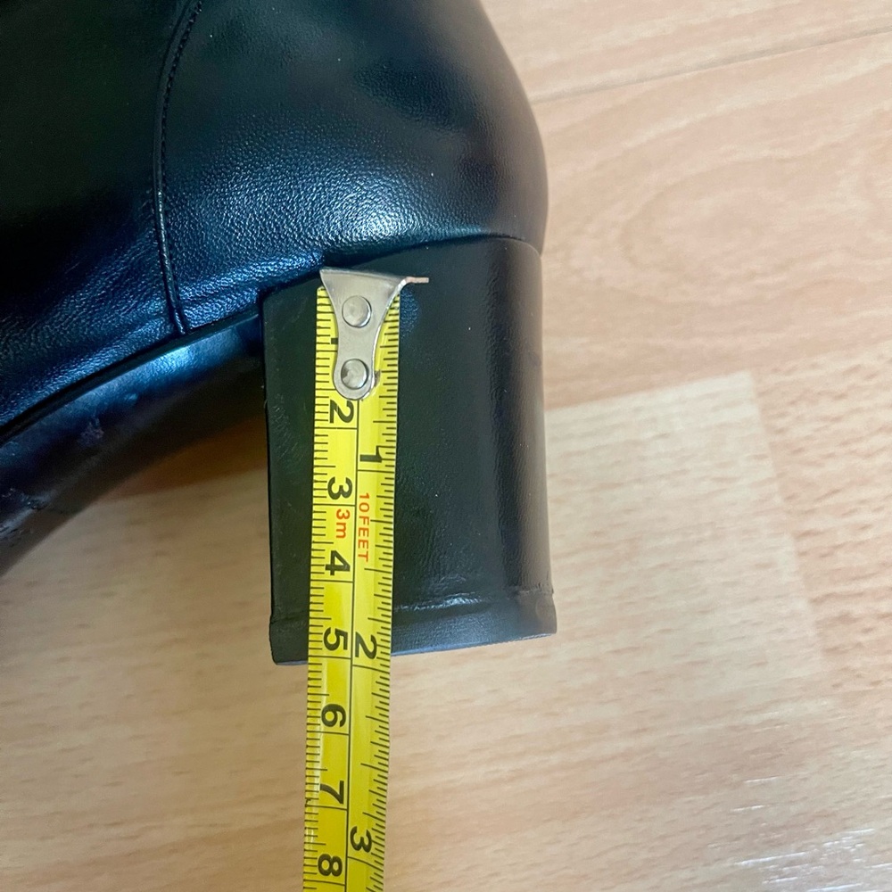 Vintage Chanel Black Leather Knee Boots 
Size 8.5 AUTHENTIC - Picture 4 of 10